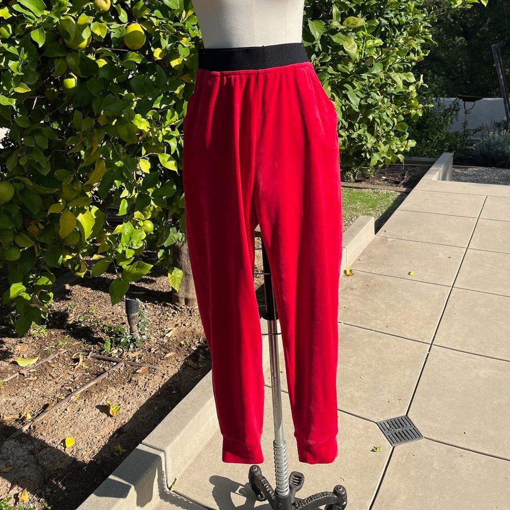 HUE velour joggers - size L